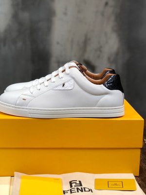 FENDI SNEAKER