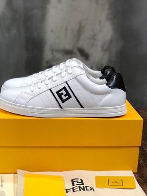 FENDI SNEAKER