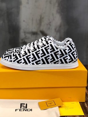 FENDI SNEAKER