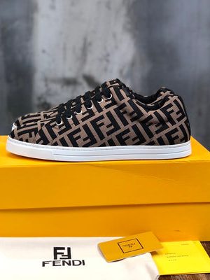 FENDI SNEAKER