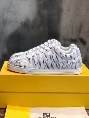 FENDI SNEAKER