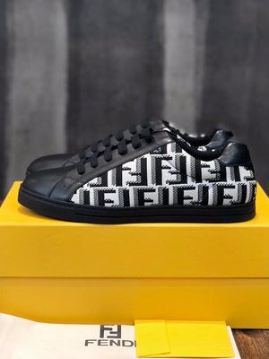 FENDI SNEAKER