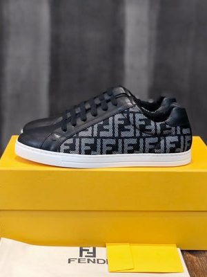 FENDI SNEAKER