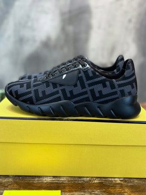 FENDI SNEAKER