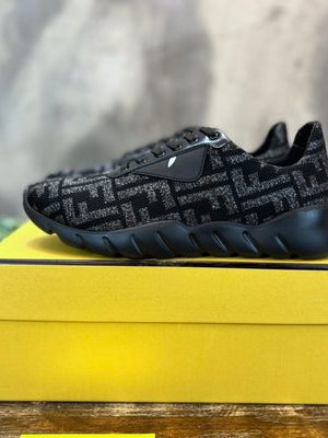 FENDI SNEAKER