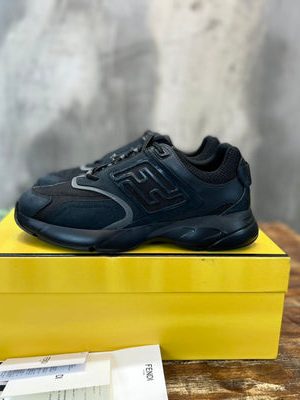FENDI SNEAKER