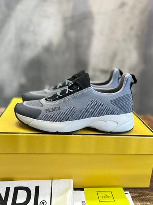 FENDI SNEAKER