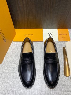 LV LOAFER