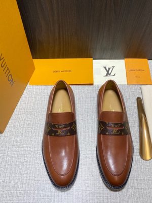 LV LOAFER