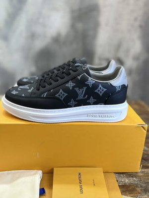 LV SNEAKER