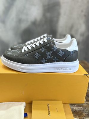 LV SNEAKER