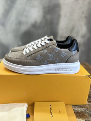 LV SNEAKER