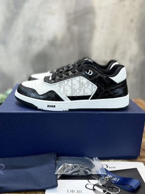 DIOR SNEAKER