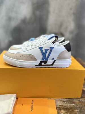 LV SNEAKER