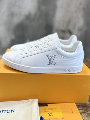 LV SNEAKER