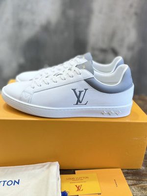 LV SNEAKER