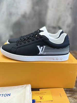 LV SNEAKER