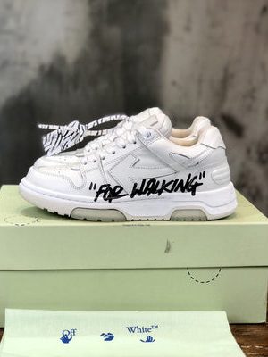 OFF-WHITE SNEAKER
