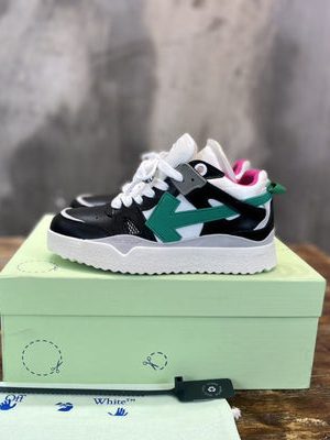 OFF-WHITE SNEAKER