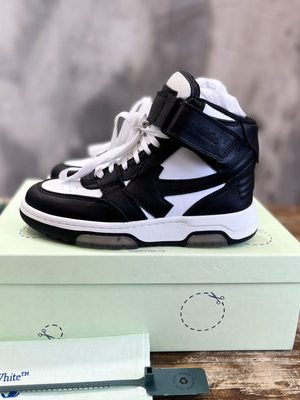 OFF-WHITE SNEAKER