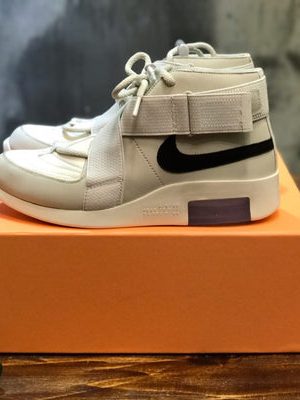 OFF-WHITE SNEAKER