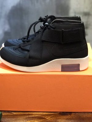 OFF-WHITE SNEAKER