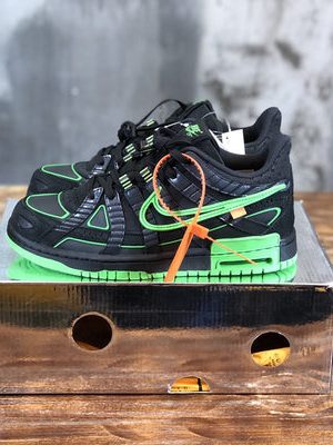 OFF-WHITE SNEAKER