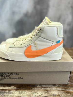 OFF-WHITE SNEAKER