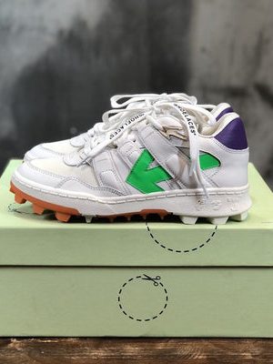 OFF-WHITE SNEAKER