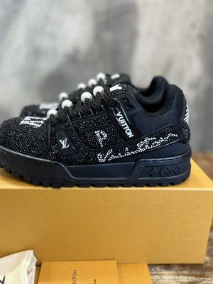 LV SNEAKER