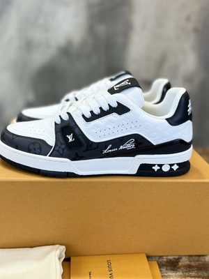 LV SNEAKER