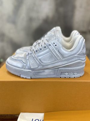 LV SNEAKER