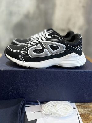 DIOR SNEAKER