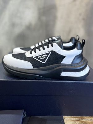 PRADA SNEAKER