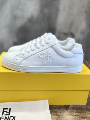 FENDI SNEAKER