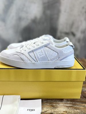 FENDI SNEAKER