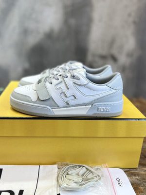 FENDI SNEAKER