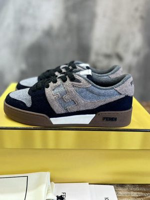 FENDI SNEAKER