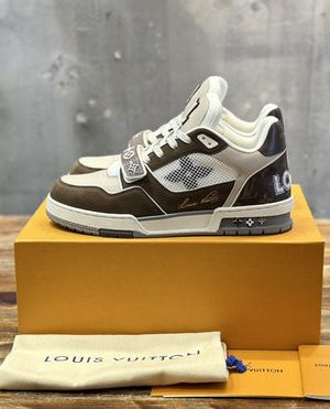LV SNEAKER