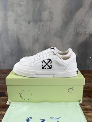 OFF-WHITE SNEAKER