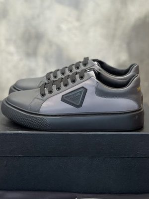 PRADA SNEAKER