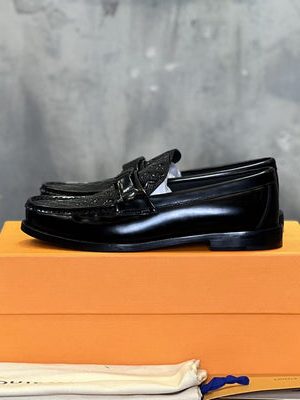 LV LOAFER
