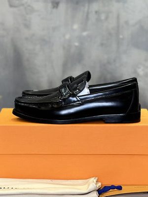 LV LOAFER