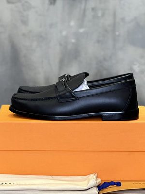 LV LOAFER