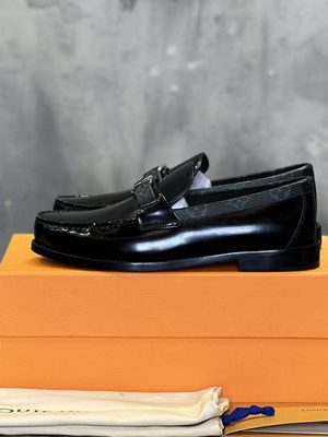 LV LOAFER