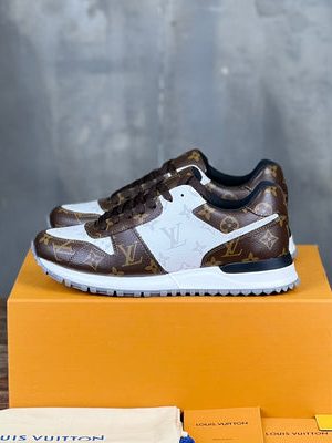 LV SNEAKER