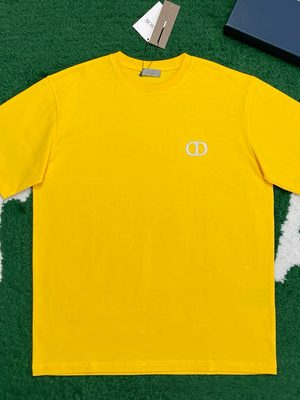 Dior T-shirt