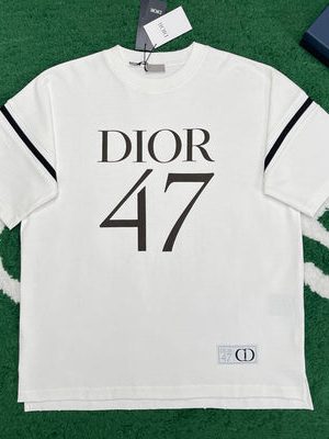 Dior T-shirt